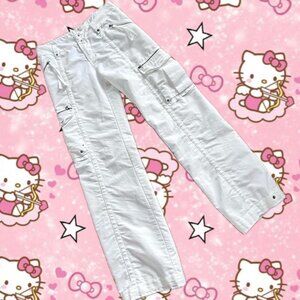 Great white cargo pants--slim fit not baggy
